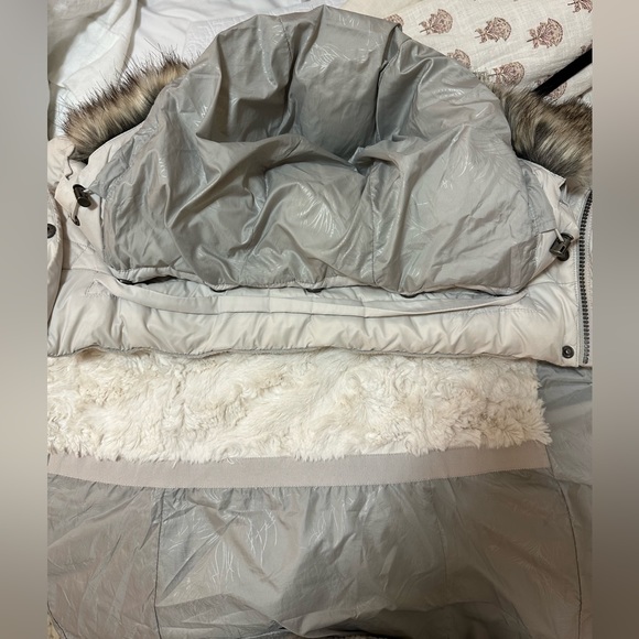 Eddie Bauer 2019 Alpendown Parka White Long Hooded Women's Size Small - Picture 12 of 16